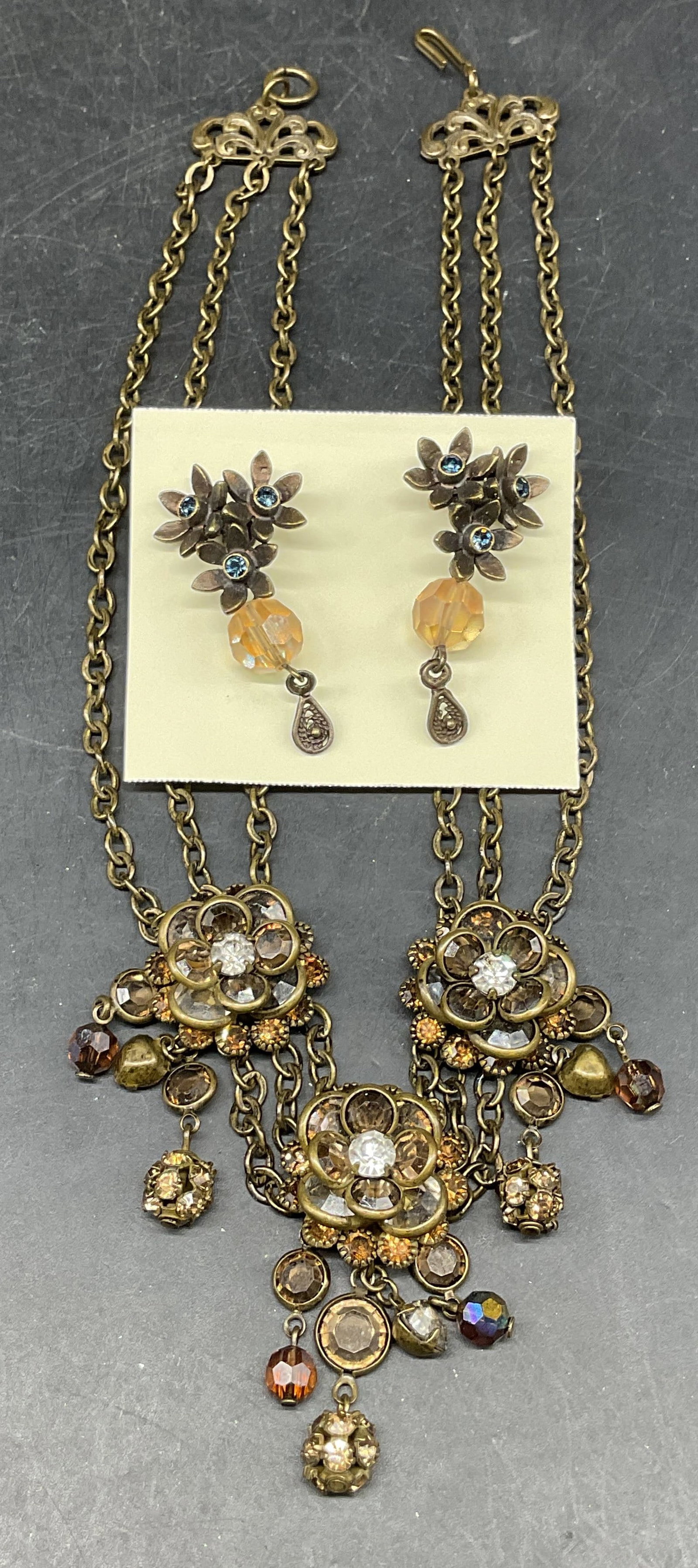 Lot 2 Vtg Crystal Flower Necklace & Earrings (1 of 6)