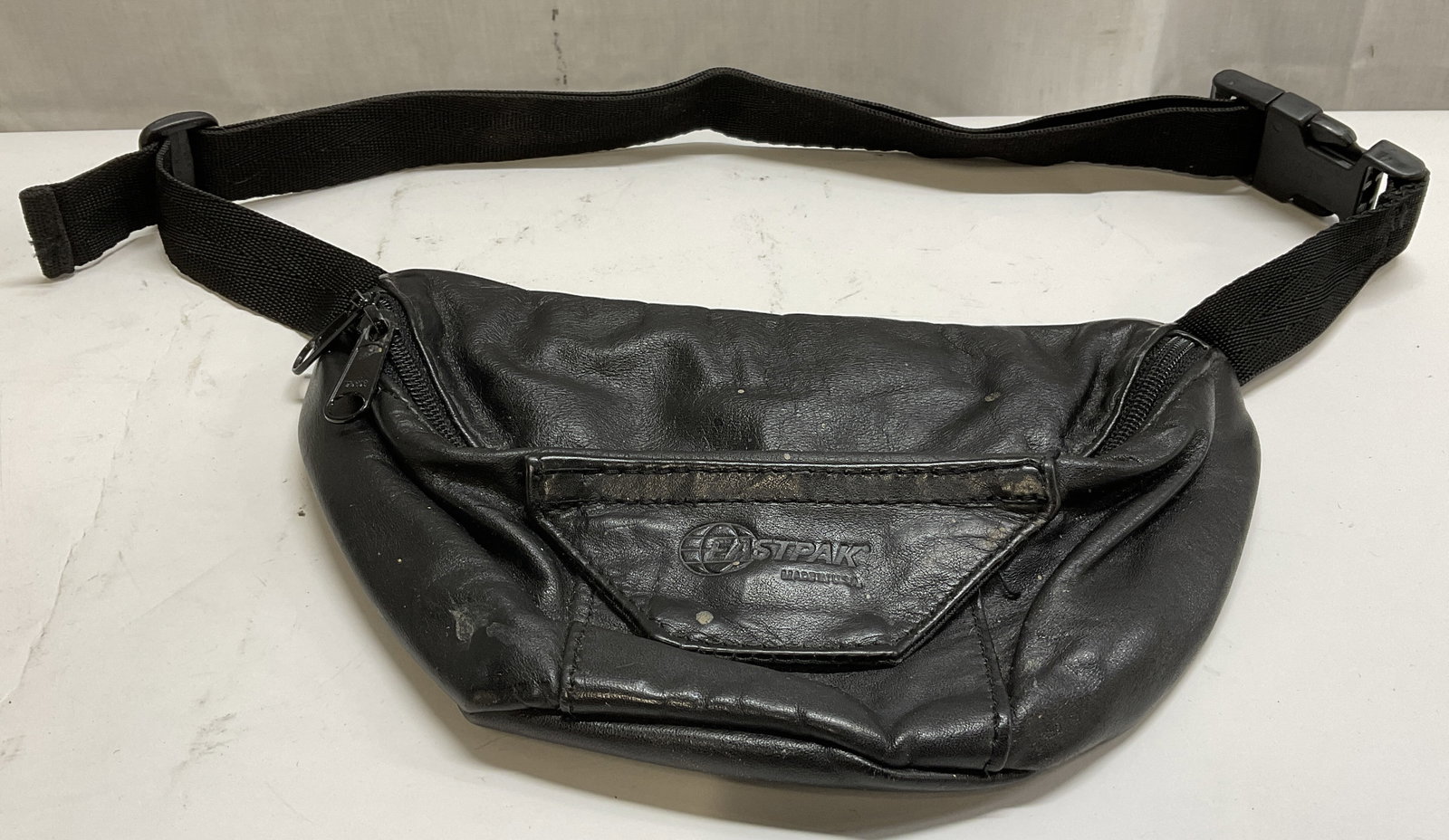 Eastpak Black Leather Fanny Pack: Eastpak Black Leather Fanny Pack. Vinyl Interior. Staining Present. Measures app 31in L x 6in W. Eastpak, Black Leather, Fanny Pack, Bags, Waist Packs, Bags, Pouches, Fashion Accessories 8 CS