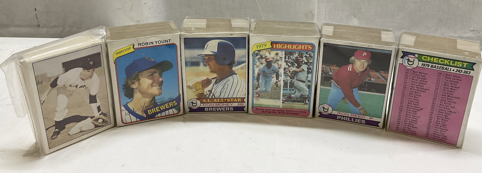 300+ 1979 Topps+ Baseball Cards (1 of 11)