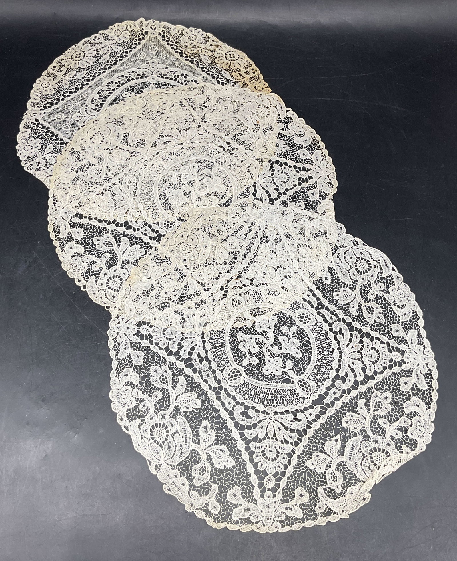 Set 3 Vintage White Lace Floral Doilies (1 of 7)
