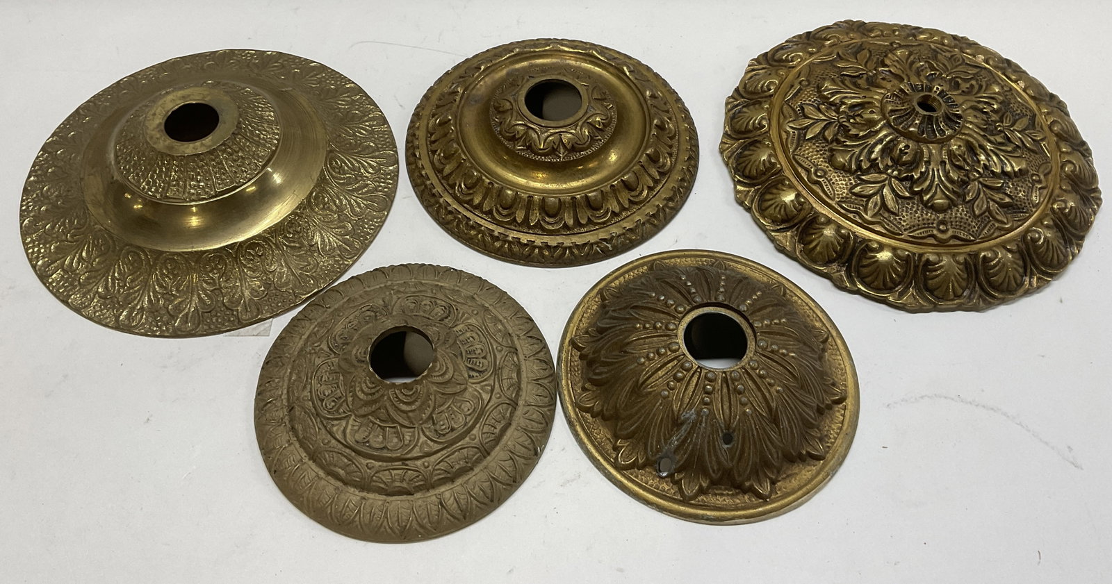 Lt5 Brass & Metal Ceiling Chandelier Canopies (1 of 10)