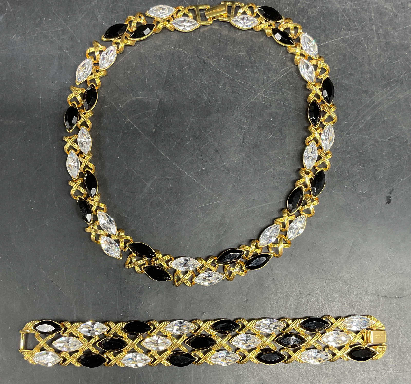 Lot 2 Napier Gold Tn Crystal Necklace & Bracelet (1 of 8)