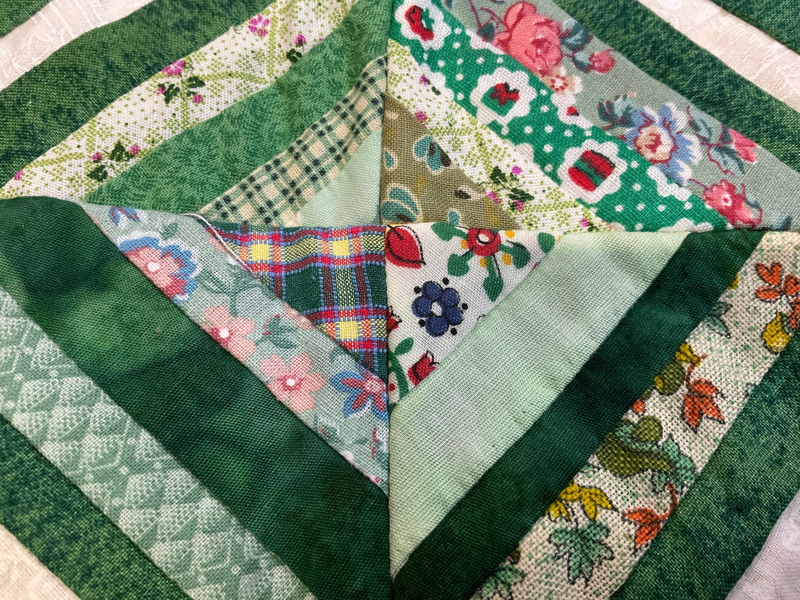 VTG Handmade Reversible Patchwork Quilt - 9