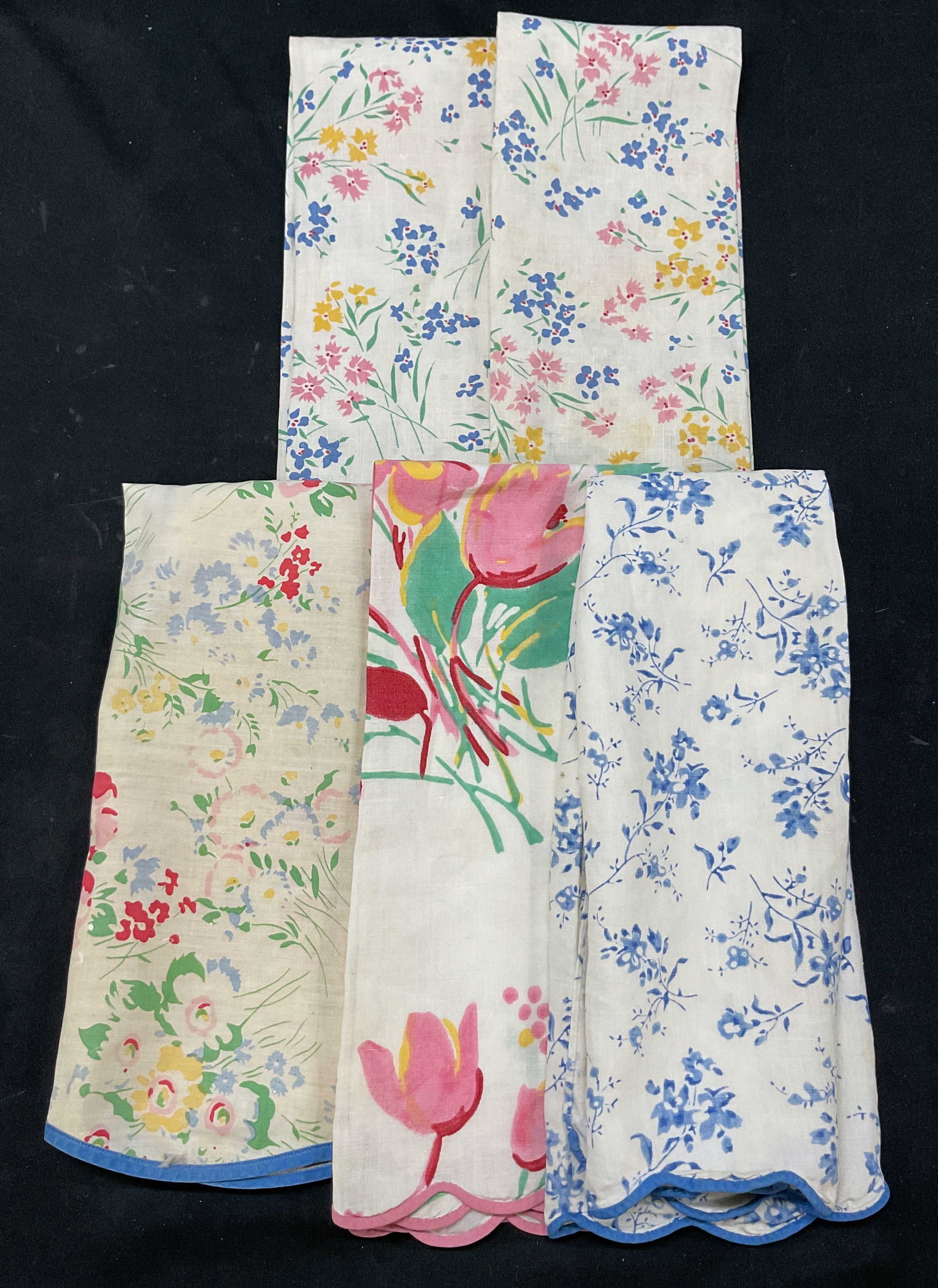 Lot 5 D. Porthault Linen Tea Towels France: Lot of 5 D. Porthault linen tea towels. Made in France. 100% flax linen. Scalloped trim. Varying floral designs in varying colors. Measures approx 13 x 22 inches. Blemishes and holes, sold as is. Tea