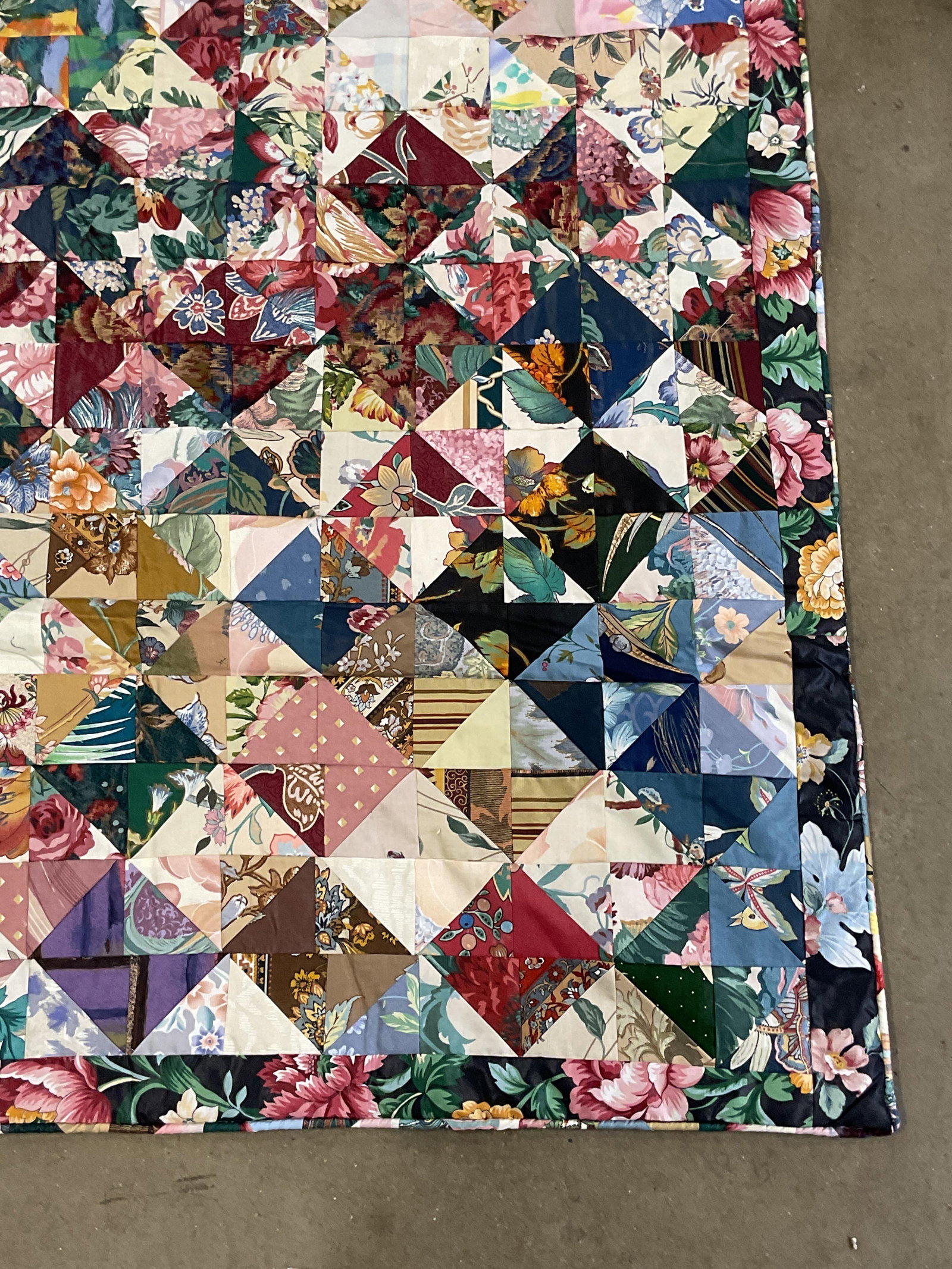 Hand Pieced Patchwork Triangle Cotton Quilt - 2