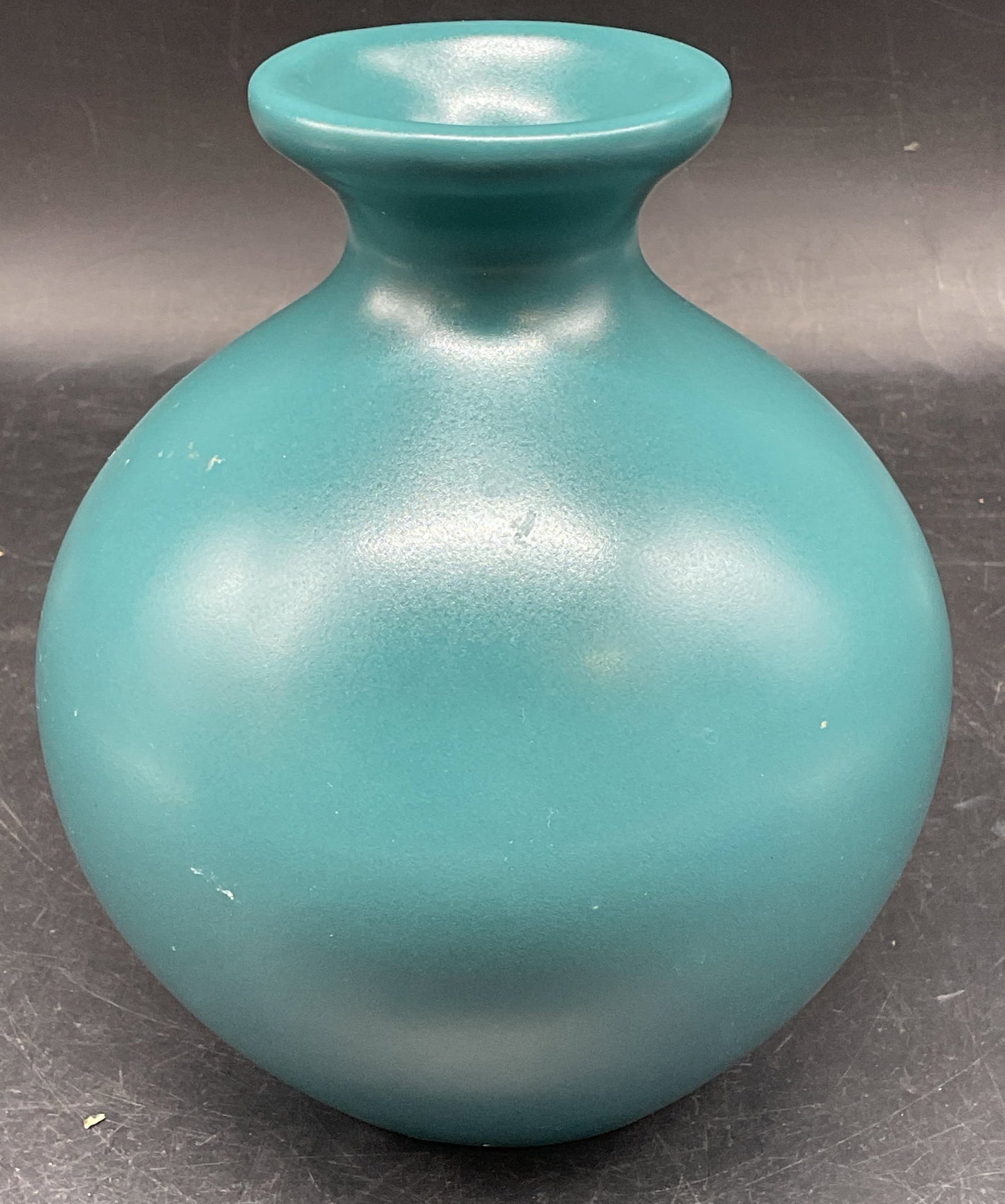 Turquoise Blue Round Pottery Vase: Turquoise blue glazed pottery vase. Round bowl with fluted rim. Measures approx. 5 x 6 inches. Some scratching. Pottery vase, ceramic vase, blue vase, home decor, table decor, 10 cs