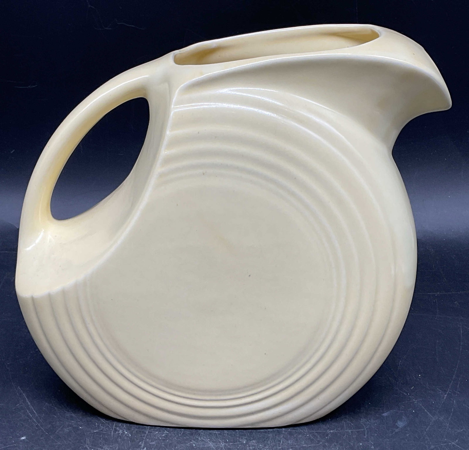 Vintage Fiesta Yellow Ceramic Disc Pitcher USA (1 of 6)