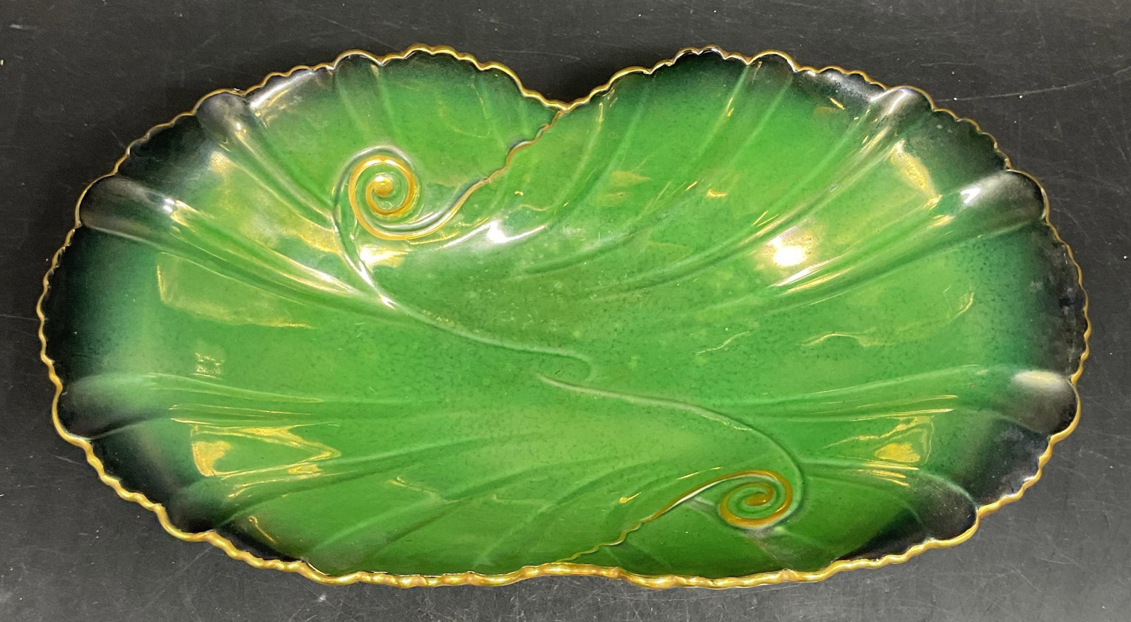 Vintage Carlton Ware Vert Royale Bowl England: Vintage Carlton Ware ceramic bowl. Vert Royale pattern. Green with gilt rim. Made in England. Measures approx. 11 x 6 x 2.75 inches. Some scratching. Carltonware bowl, vert royale bowl, collectibles, 