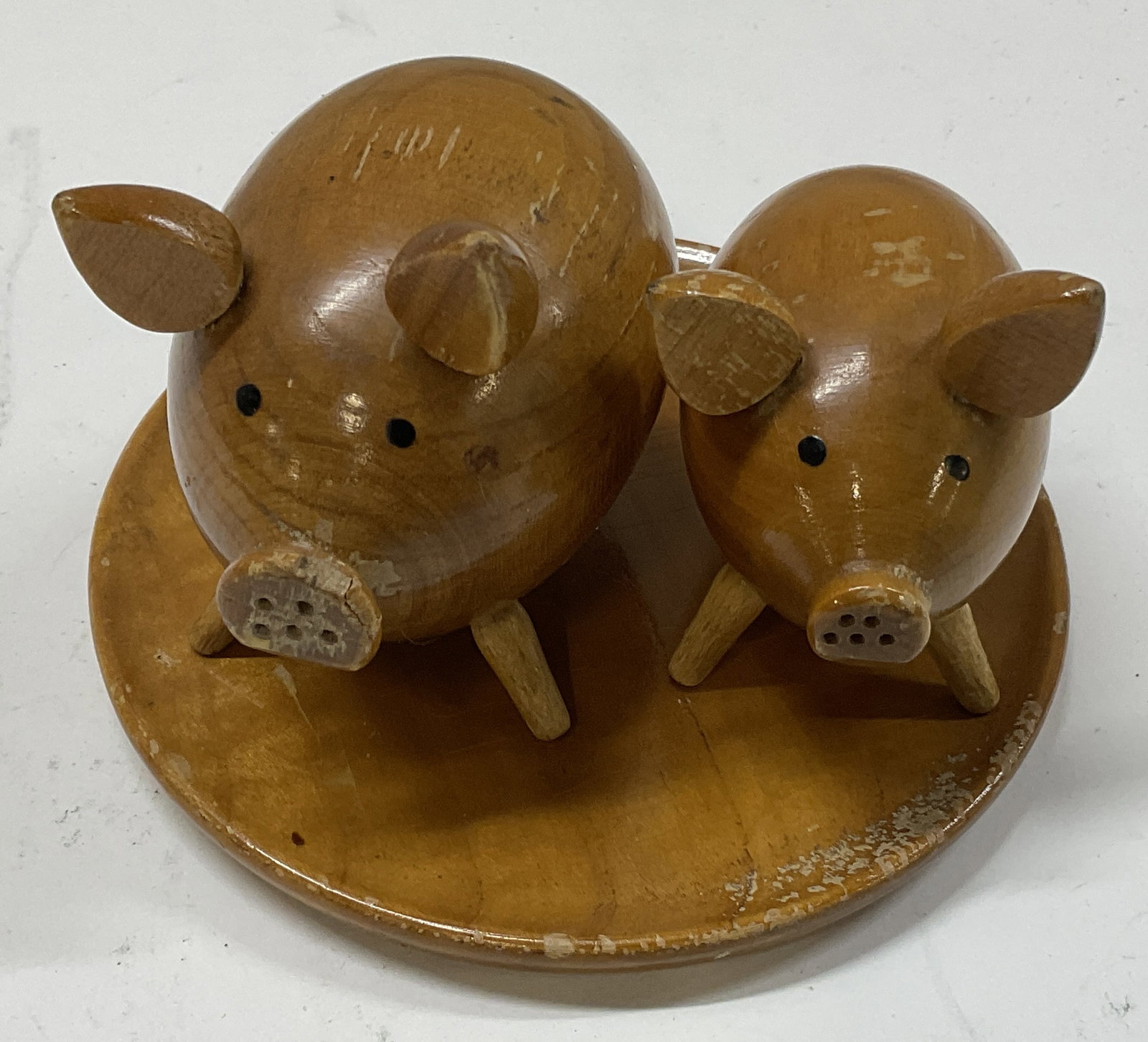 MID-CENTURY MODERN Wooden Pig Salt&Pepper Shakers (1 of 10)