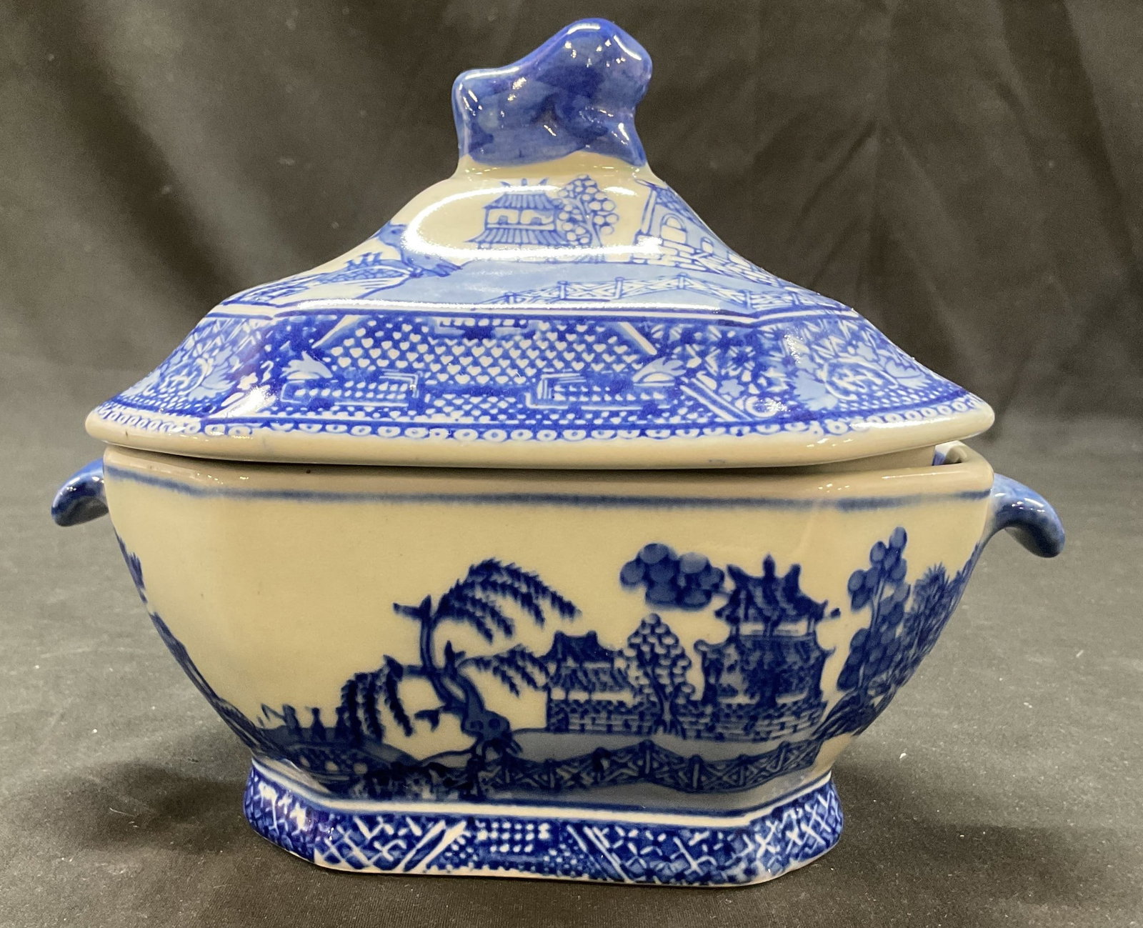 Victoria Ware Ironstone Lidded Tureen (1 of 9)