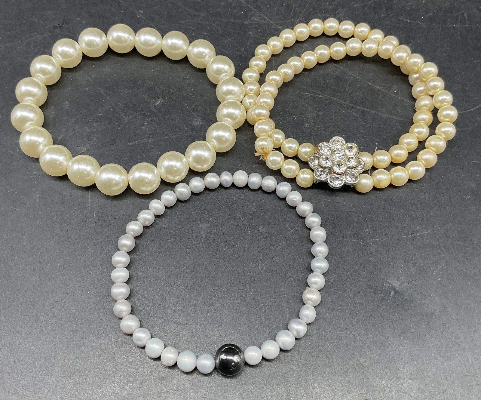 Lot 3 Pearl & Faux Pearl Beaded Bracelets (1 of 6)