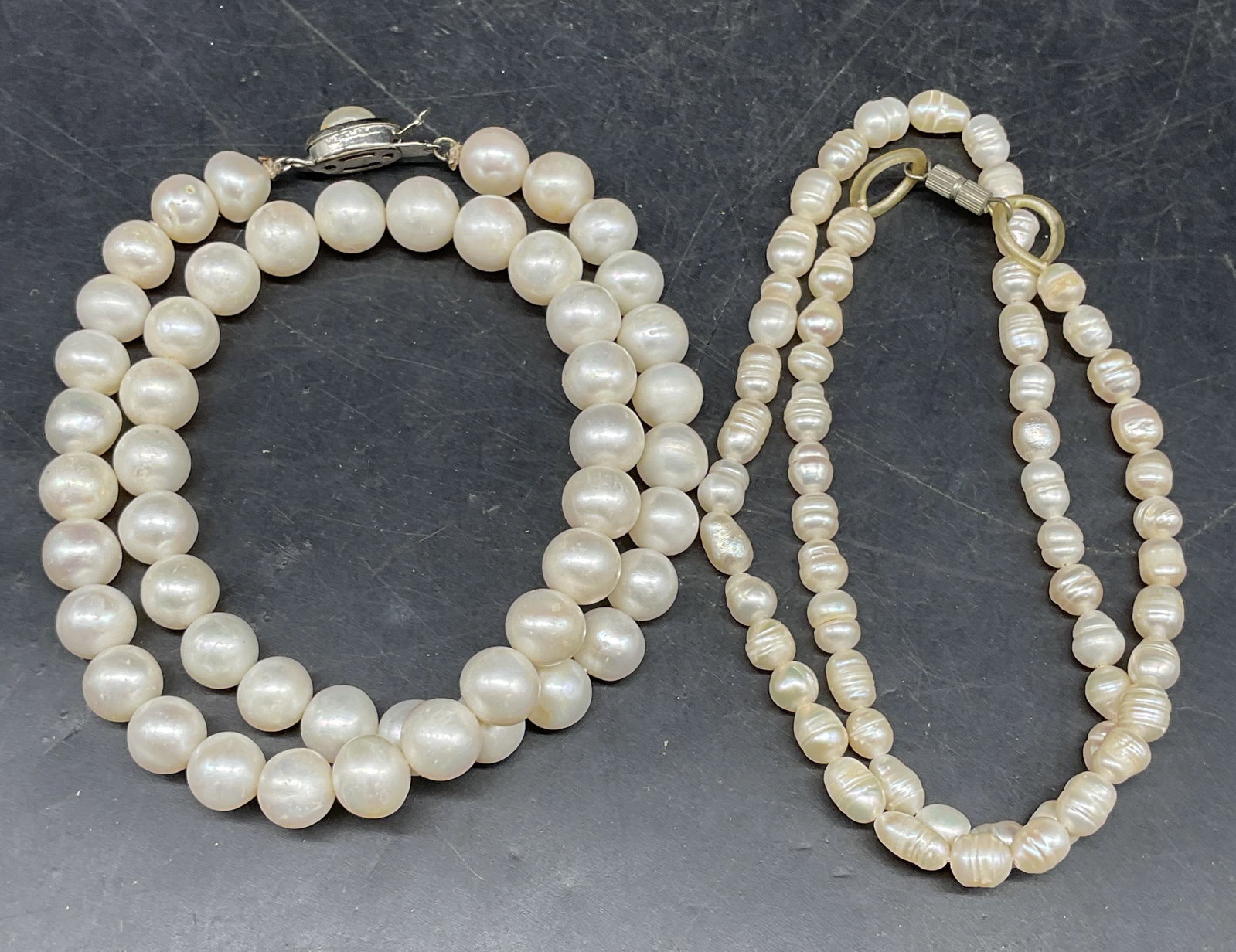 Lot 2 Pearl Beaded Necklaces (1 of 6)