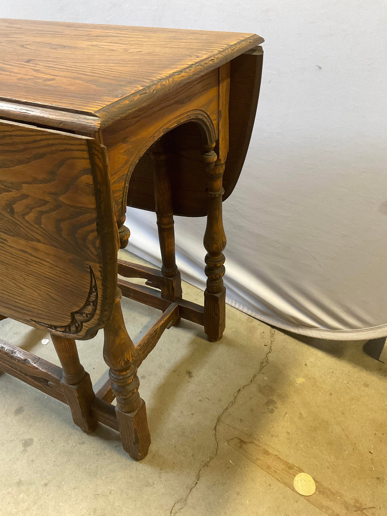 VINTAGE Oak Drop-Leaf Table - 3