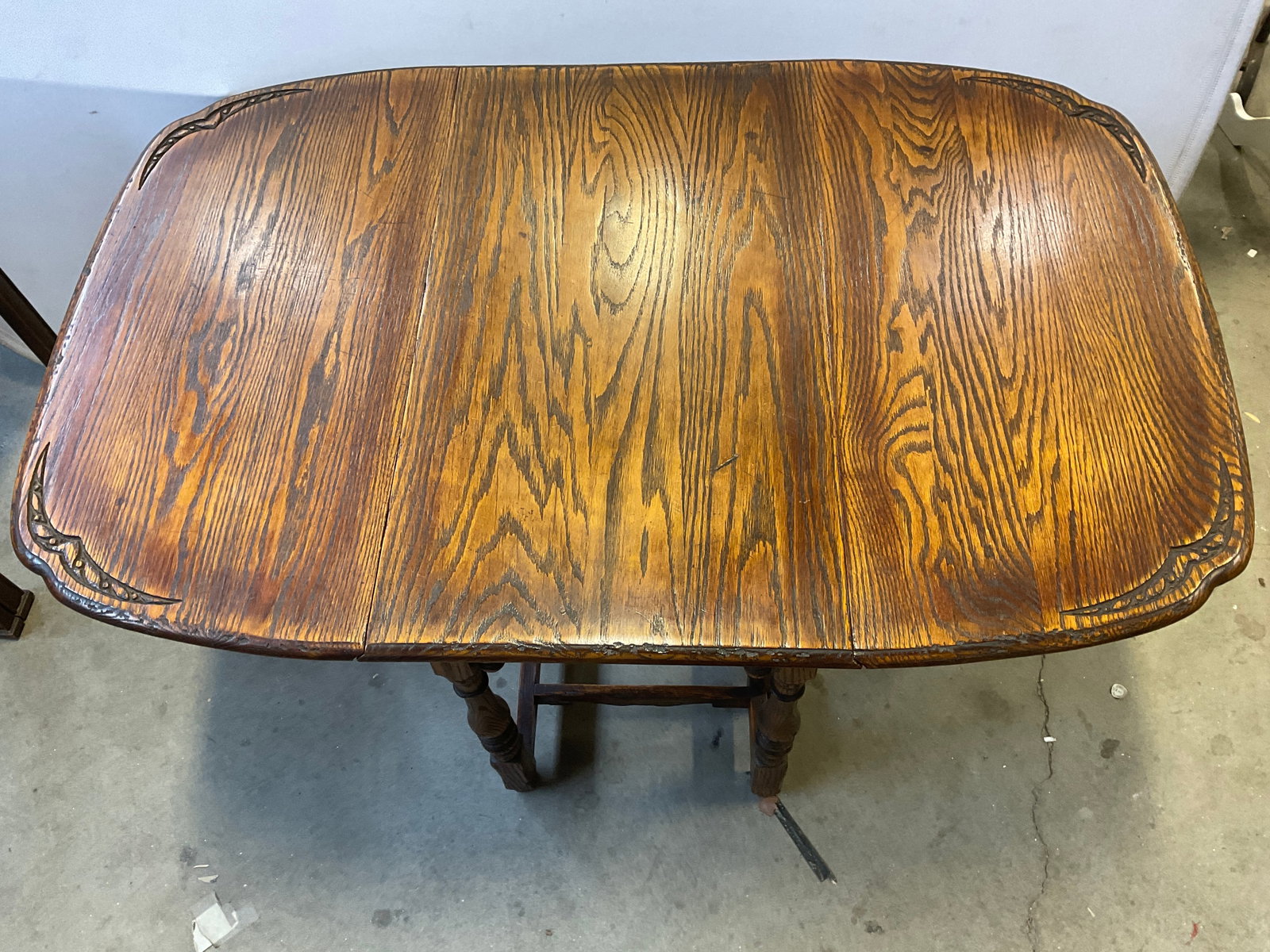 VINTAGE Oak Drop-Leaf Table - 6