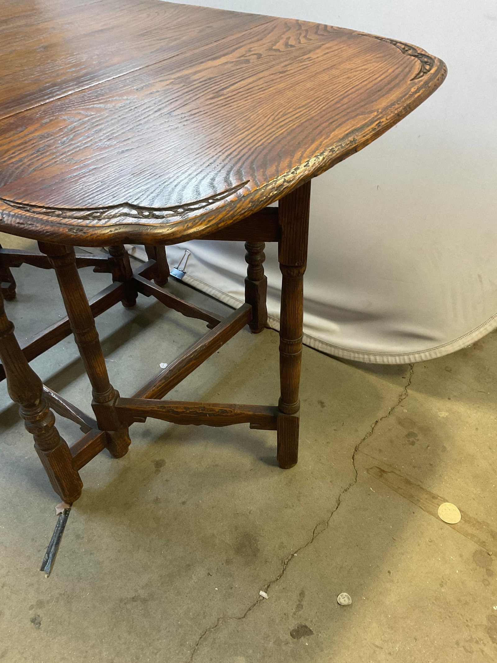 VINTAGE Oak Drop-Leaf Table - 9