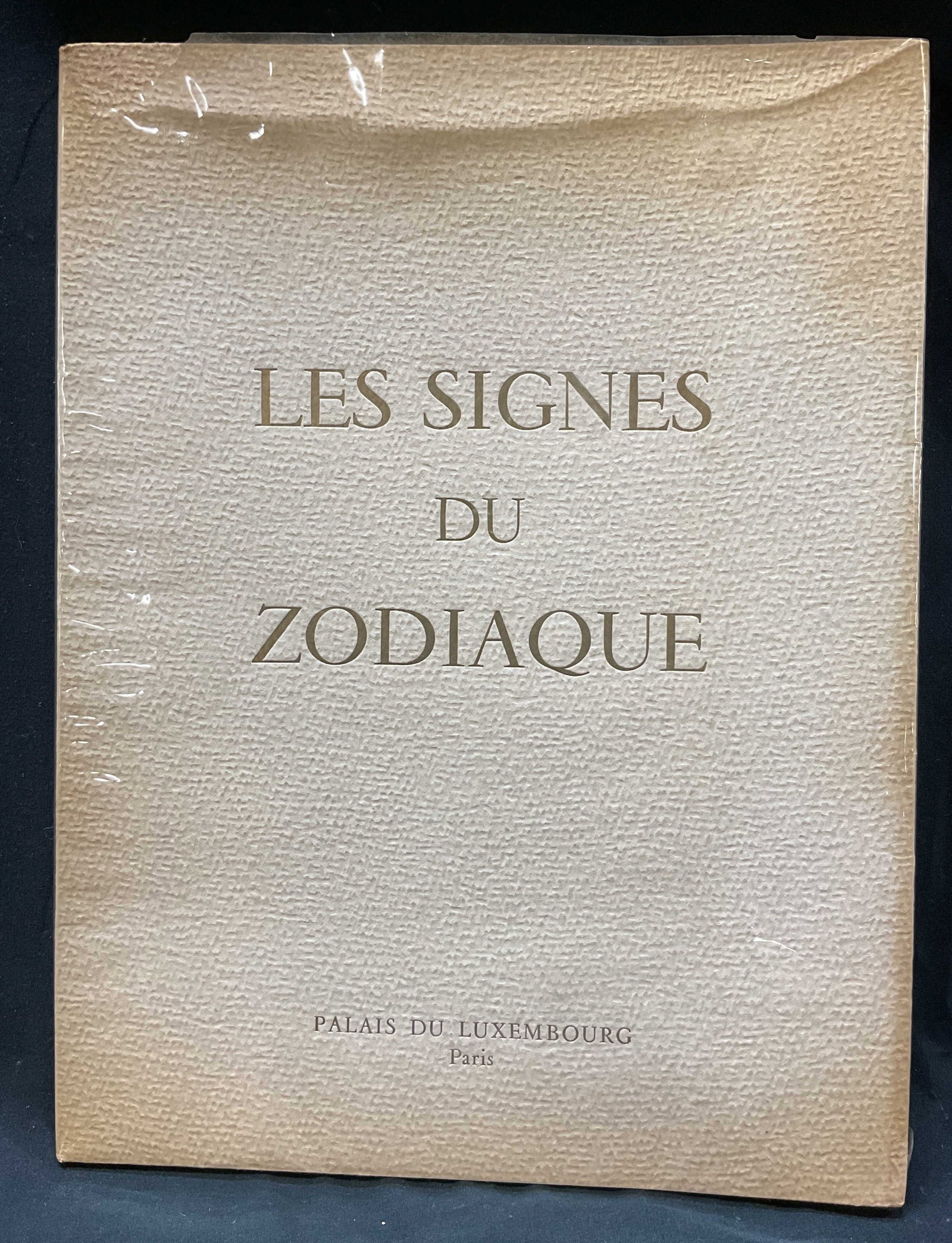 French 1900s Les Signes Du Zodiaque Portfolio: French Les Signes Du Zodiaque portfolio. Conseil De La Republique Jordaens 1593-1678. Palais Du Luxembourg Paris. Text reads in French. Dated around 1900s. Lithographs representing the zodiac signs. S