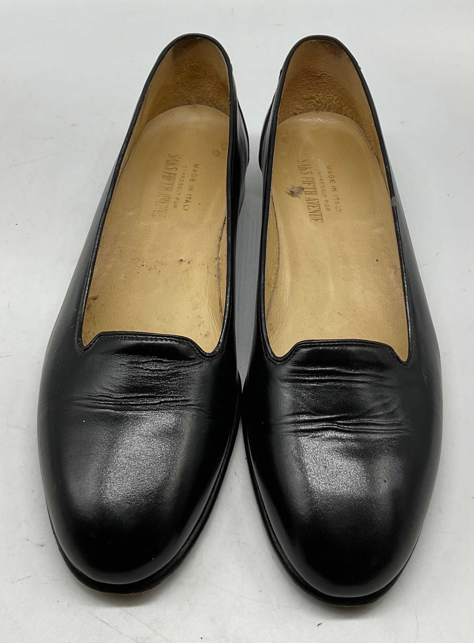 Baker Benjes Black Leather Slip On Pumps Italy: Baker Benjes black leather slip on pumps. Made in Italy. Made expressly for Saks Fifth Avenue. Size 9. Heeled shoe. Wear consistent with exposure. Pumps, shoes, flats, Baker Benjes, wearables, outerwe
