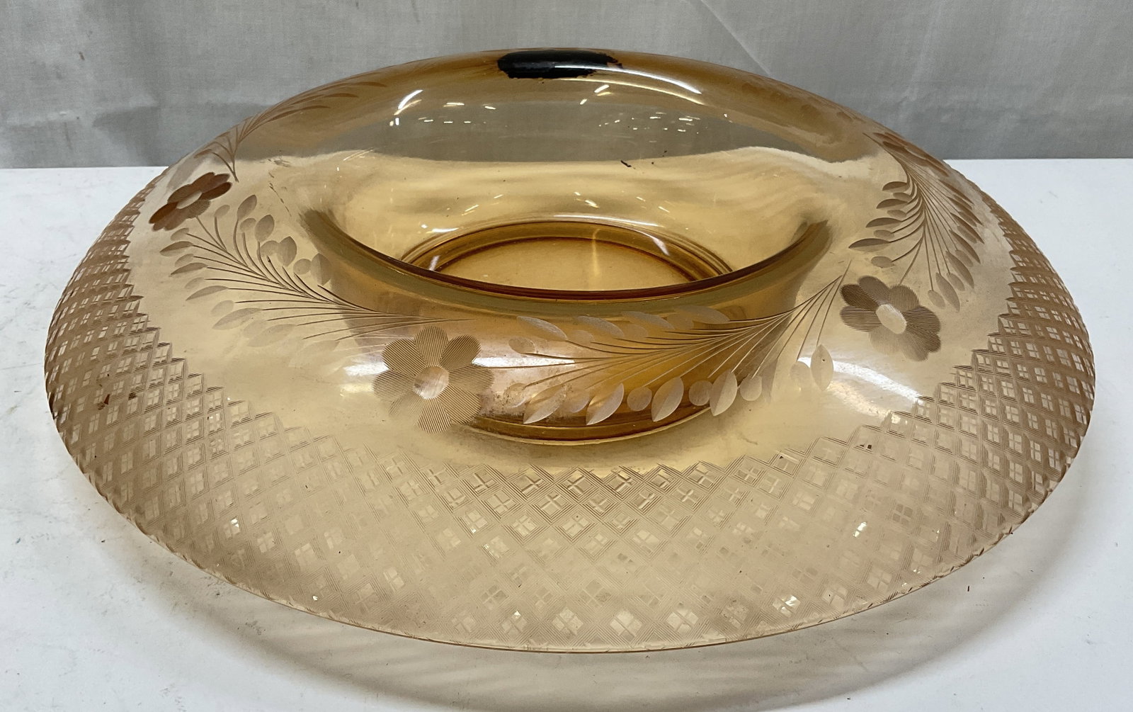 VINTAGE Peach Etched Glass Console Bowl (1 of 7)