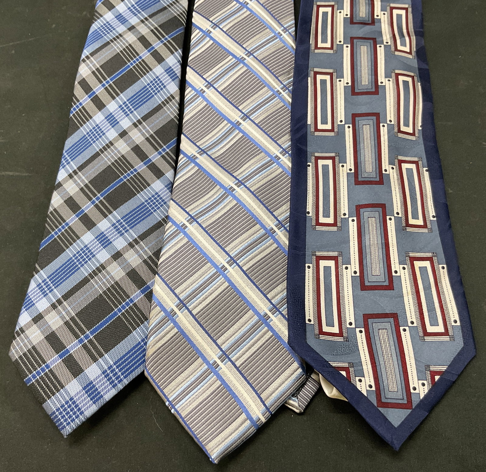 Lot 3 Assort Blue Pattern Silk Neck Ties Italy NWT: Lot of 3 assorted blue pattern silk neck ties. Some are new with tag. Brands include Valentino Rudy (Italy), Pronto Uomo Couture, and Euro Knot by Barton Como. Striped and geometric patterns in varyin