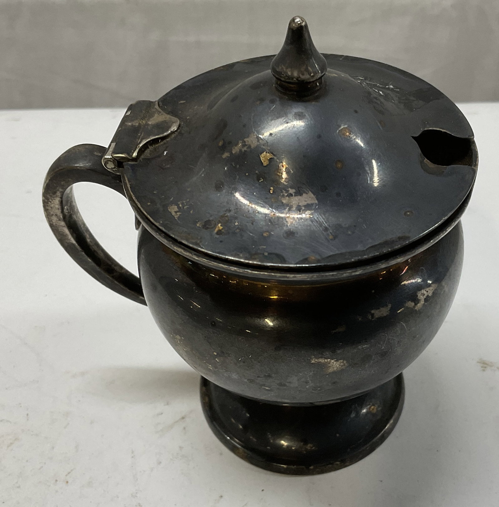 ANTQ Tiffany & Co Silver Soldered Mustard Pot: Antique Tiffany & Co Silver Soldered Mustard Pot. Scratching and Tarnishing Present. Measures app 3.75in H x 2.25in L. Antique, Tiffany & Co, Silver Soldered, Silver-Plate, Mustard Pot, Condiments, Di