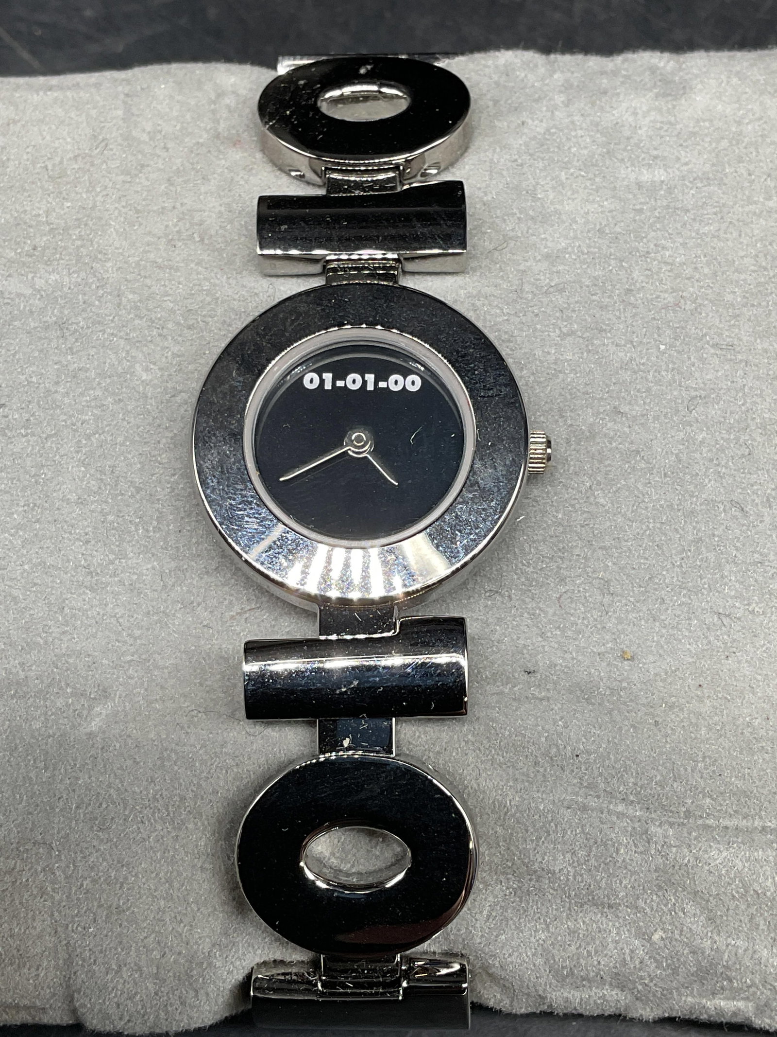 01 01 00 Millenium Limited Edition Watch: 01 01 00 The Mark Of The Millenium silver tone watch. Limited edition, 709/5000. Deployment clasp. Face measures approx. 1 inch wide. Unused. Not tested. Some scratching. Jewelry, estate jewelry,