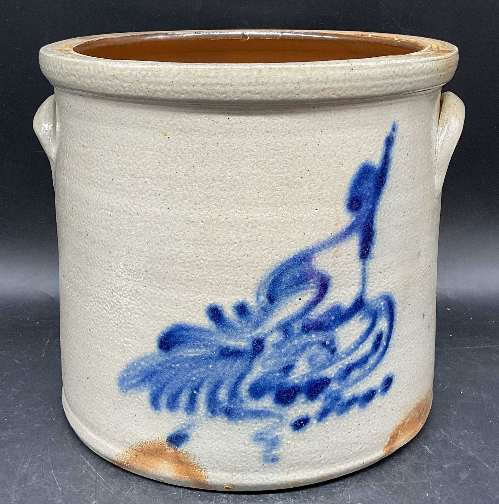 Vintage Salt Glazed Stoneware Crock 8.25 Inches: Vintage stoneware crock. Salt glazed blue design. Measures approx. 8.25 x 9 inches. Some scratching. Stoneware crock, salt glazed crock, collectibles, home decor, table decor, 10 b