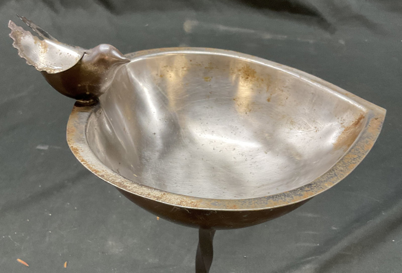 Iron Bird Form Garden Bird Bath (1 of 10)