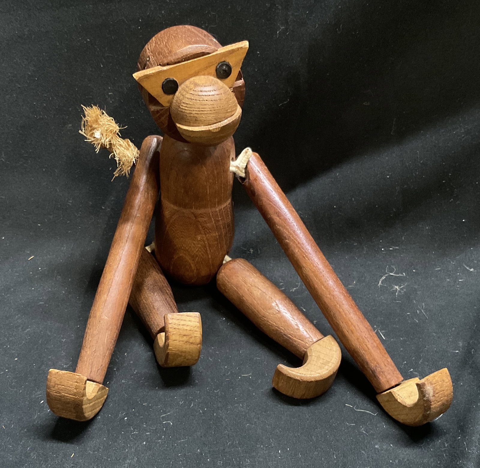 VINTAGE Posable Wooden Monkey Figurine (1 of 7)