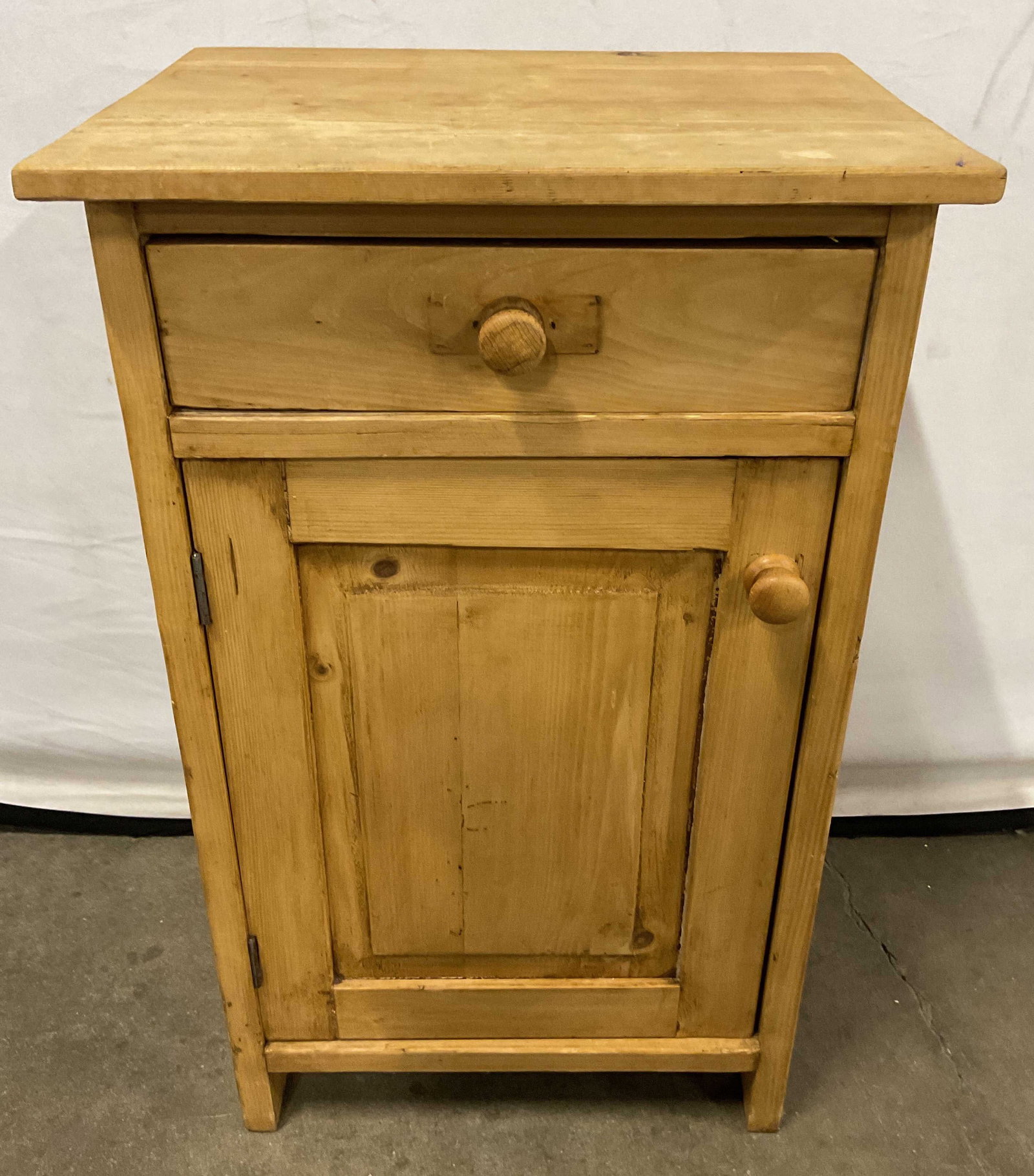 Vintage Scrubbed Pine Night Stand (1 of 11)