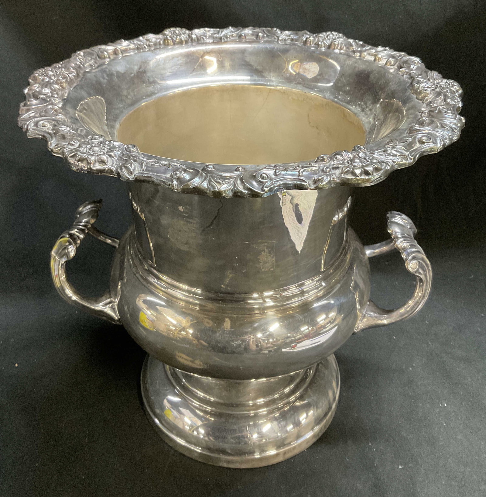 VTG F.B. Rogers Silver-Plated Champagne Bucket (1 of 10)