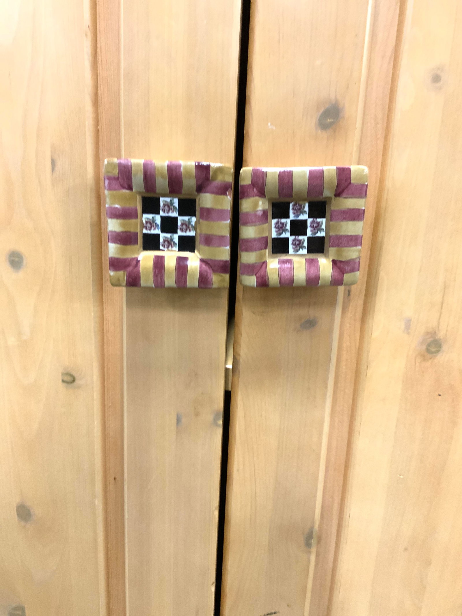 5 Shelf Pine Cabinet Mackenzie Child Knobs - 2