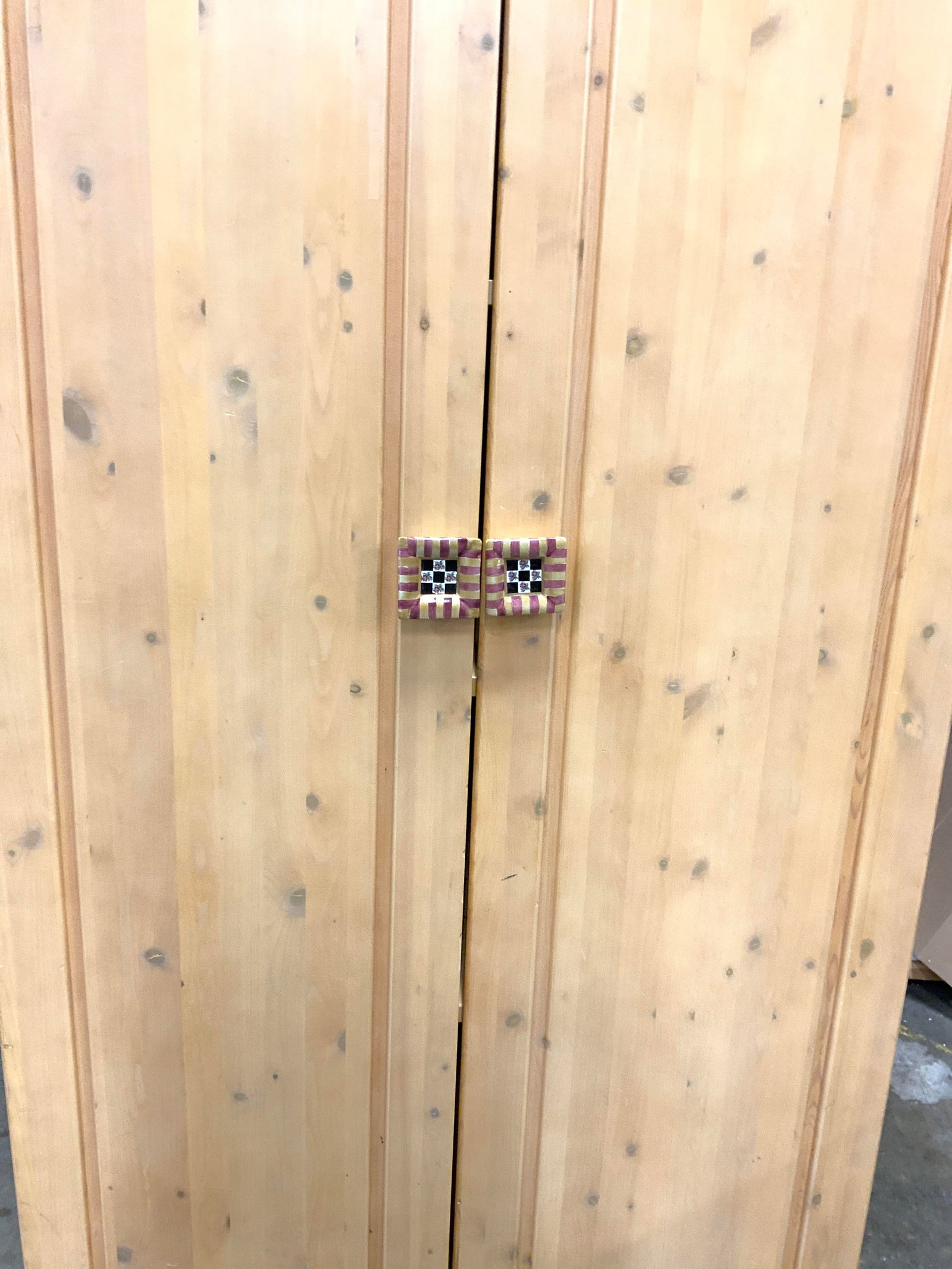 5 Shelf Pine Cabinet Mackenzie Child Knobs - 5