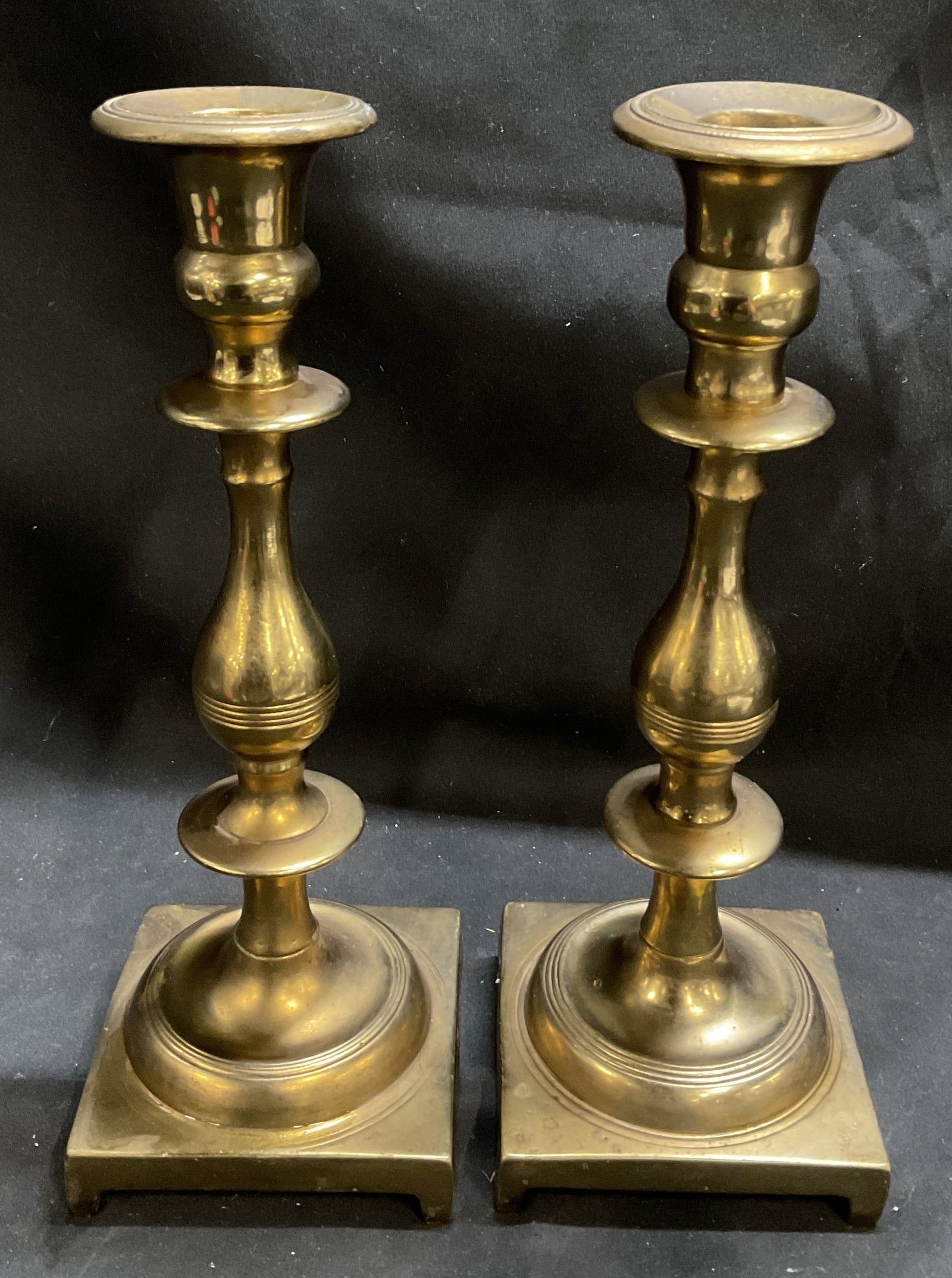 Pair ANTQ Vict Sty Heavy Brass Candlestick Hldrs (1 of 8)