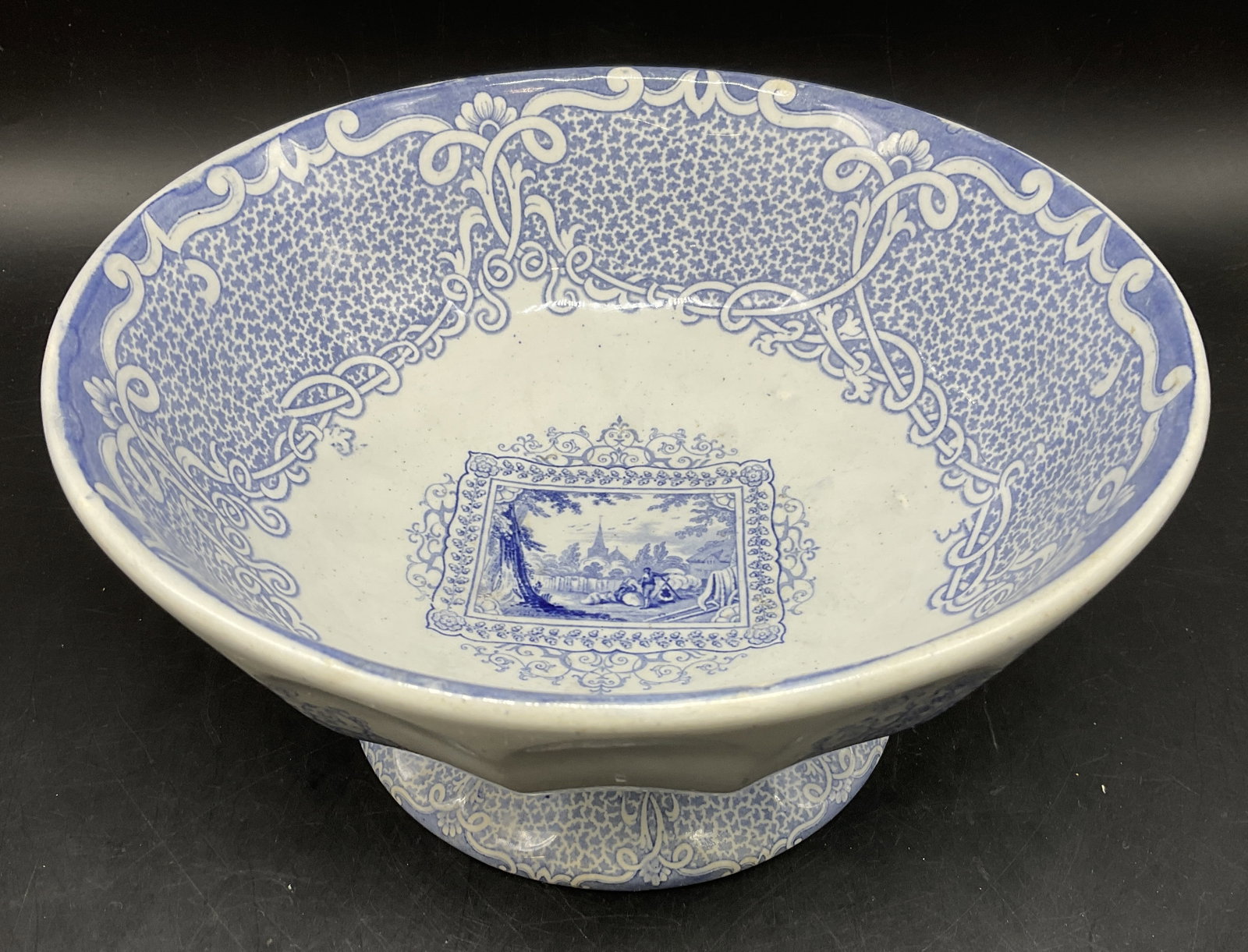 1800s Samuel Alcock&Co Gipsy Bowl ENGLAND: Antique Circa 1840-1859 Samuel Alcock & Co Gipsy Pattern Earthenware Bowl. Blue Transferware Design Depicting Victorian Romantic-Style Scenes and Scrolled Borders. Made in England. Crazing, Chips,