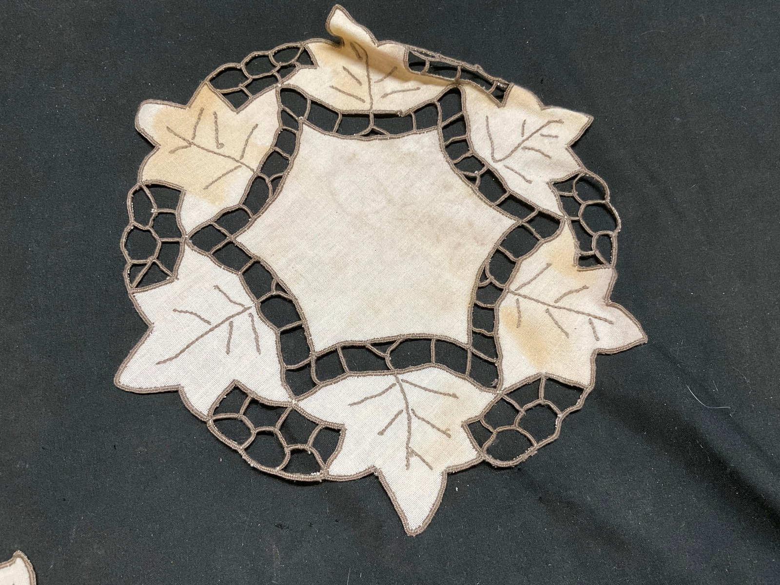 Lt8 VTG Maple Leaf Cutwork Doilies+ - 14