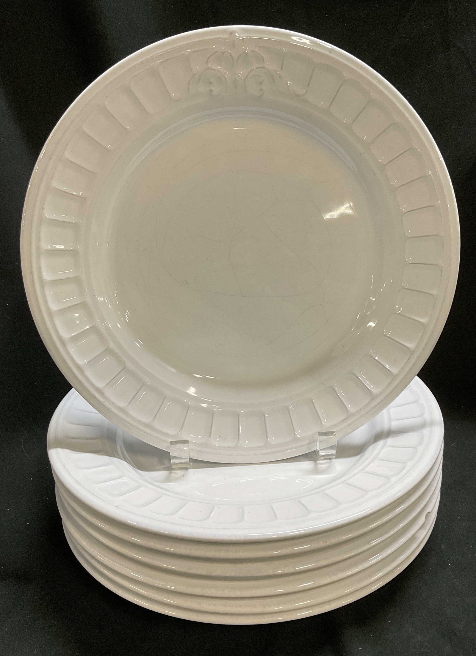 Lt7 Matceramica Dinner Plates PORTUGAL: 7 Matceramica Venice White Dinner Plates. Creamy Glazed Ceramic with Embossed Scroll and Panel Rim. Made in Portugal. Scratching and Chips Present. Measures app 1.25in H x 10.75 Diam. Matceramica, Ven
