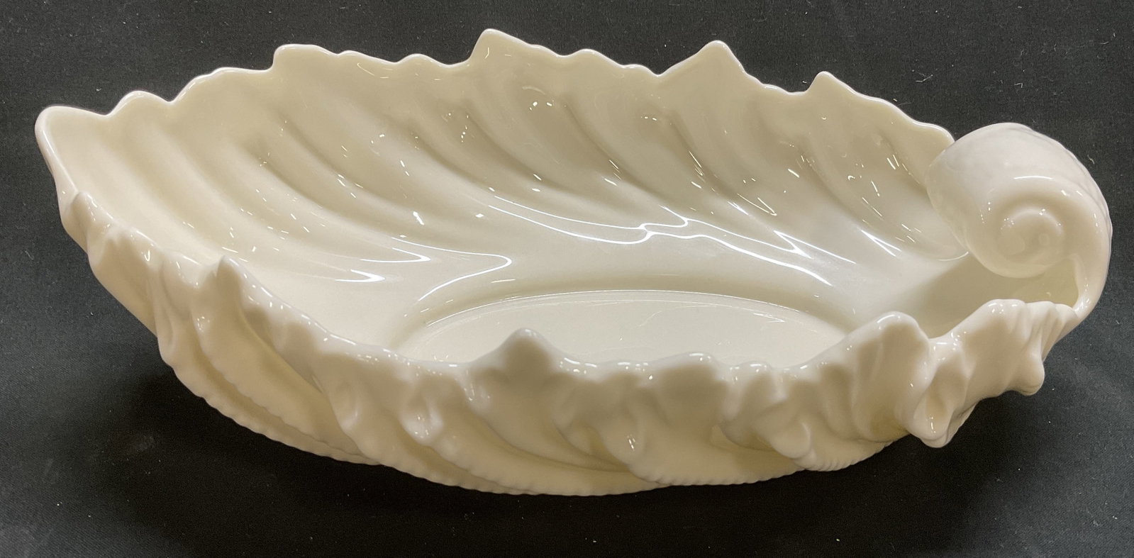 VTG Lenox Porcelain Acanthus Leaf Dish (1 of 8)
