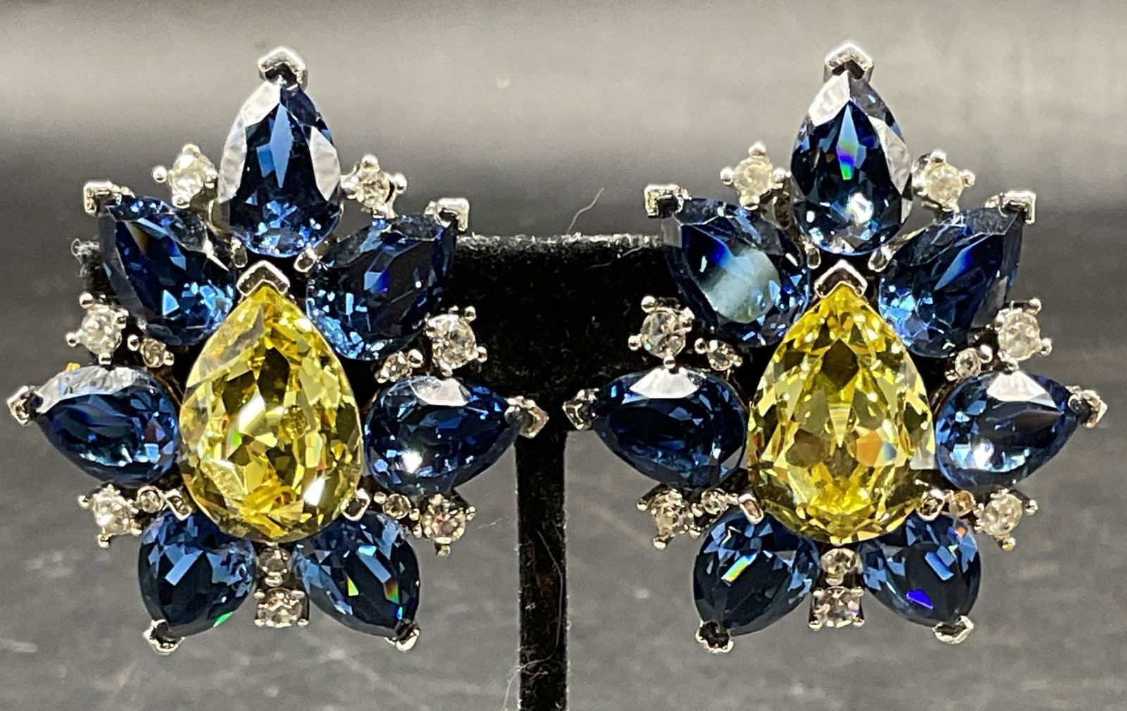 Vtg Todd Anthony Blue Rhinestone Earrings (1 of 6)