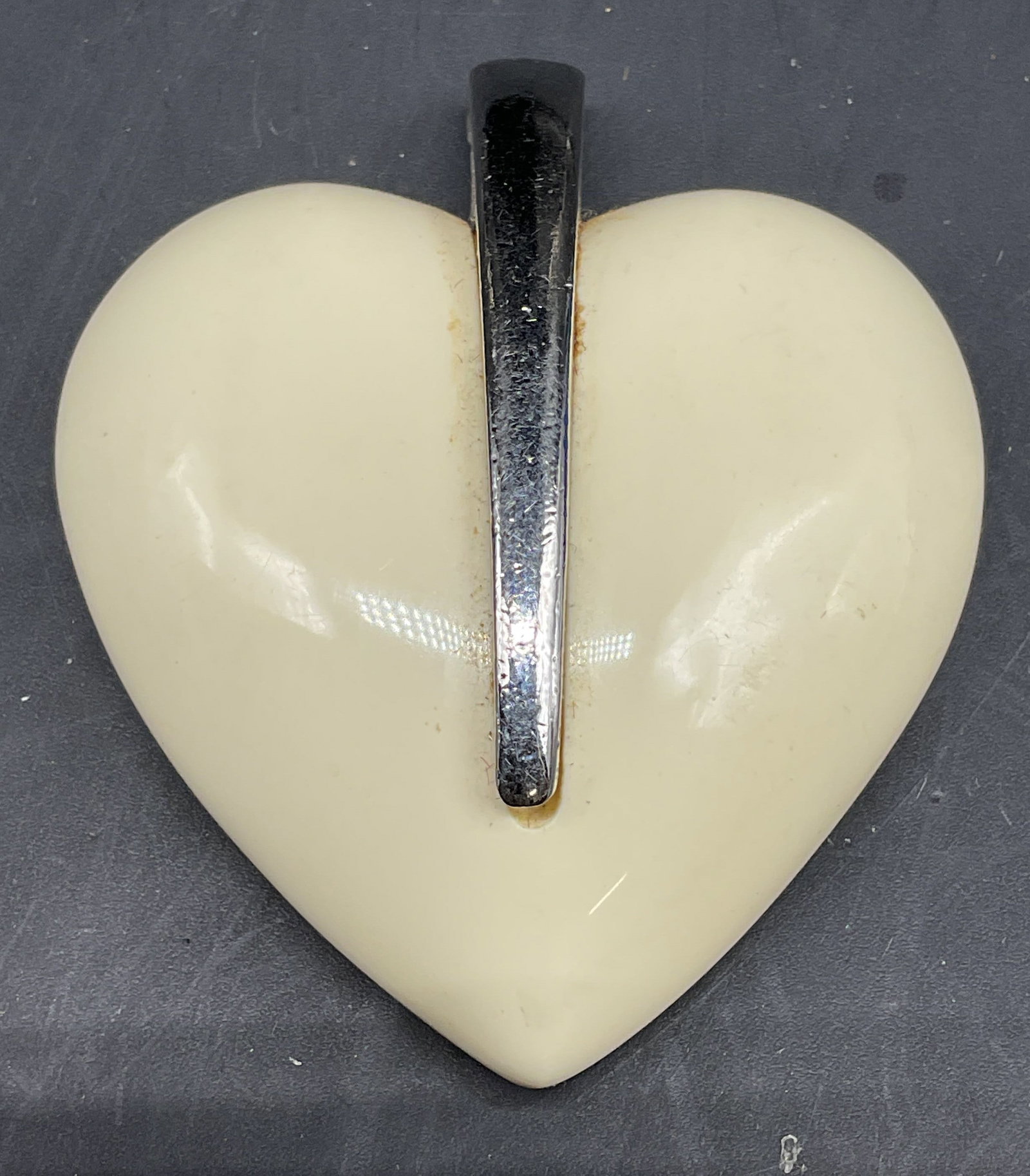 Vintage Trifari White Heart Statement Pendant (1 of 6)