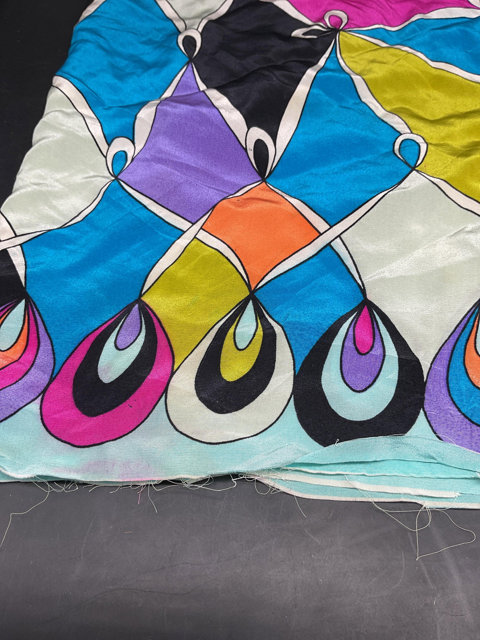 Multicolor Geometric Pattern Silk Scarf - 3