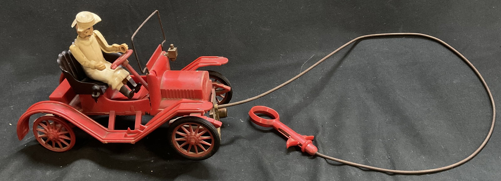 VTG 1950s Revell Dizzy Lizzy Maxwell Car Pull Toy (1 of 12)