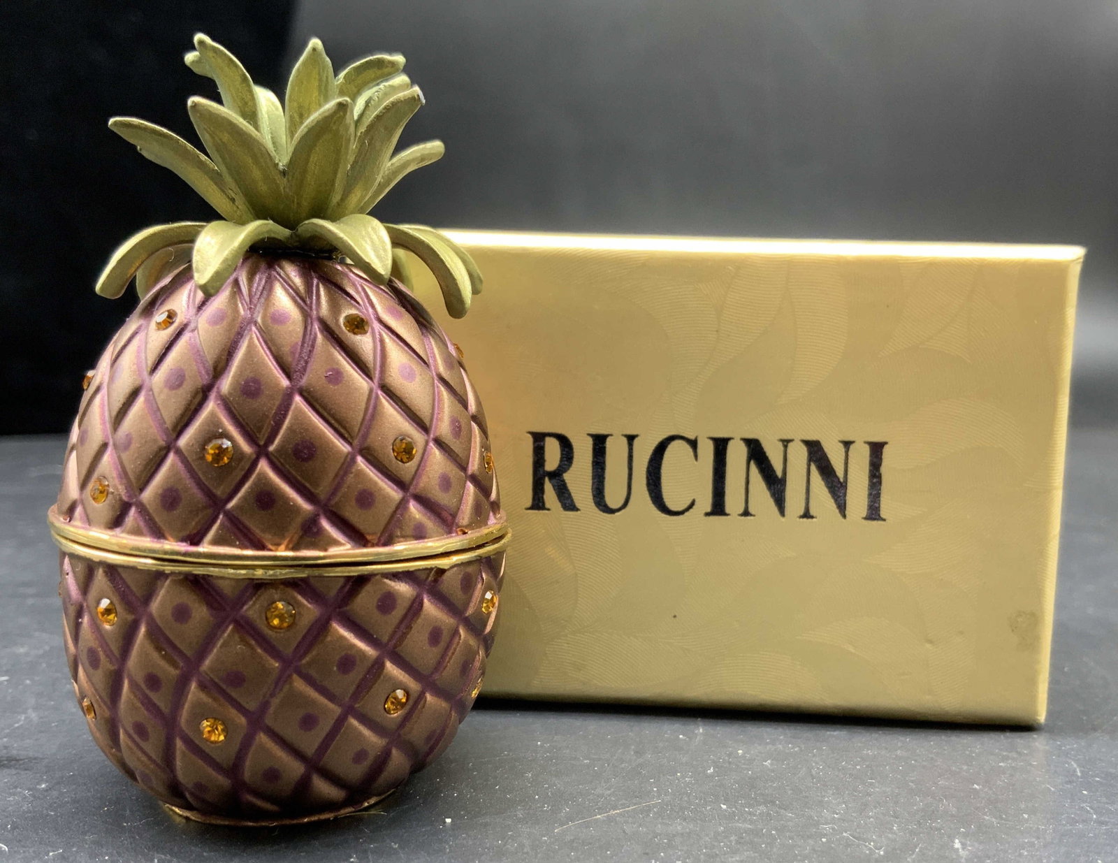 RUCINNI boxed Pineapple Pill Box (1 of 8)