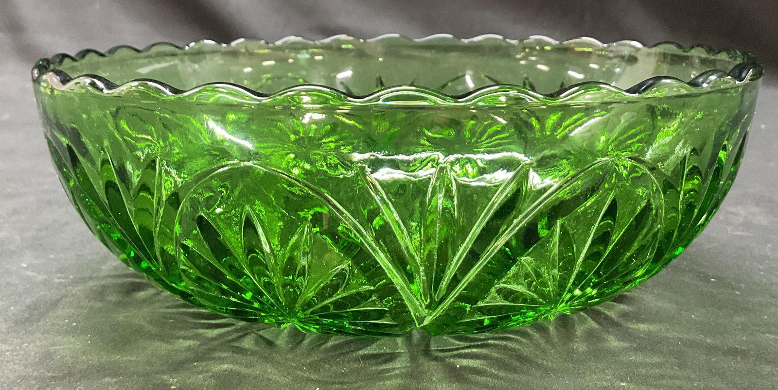 Anchor Hocking Green Glass Medallion Bowl (1 of 6)