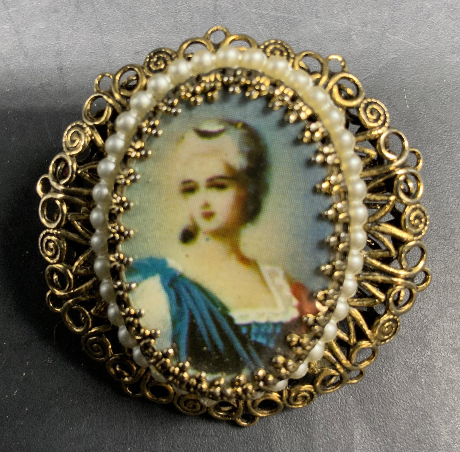 VNTG 10k Victorian Gold Portrait Brooch: Victorian brooch tests with PuriTEST for 10k, gold filigree with central Victorian portrait and seed pearl surround measures app 1.5 inches, total weight 6.3 grams, gold jewelry, antique vintage jewel