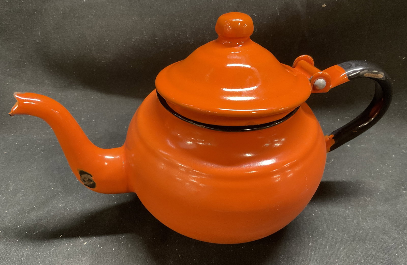 VINTAGE Black and Orange Enamel Teapot (1 of 10)