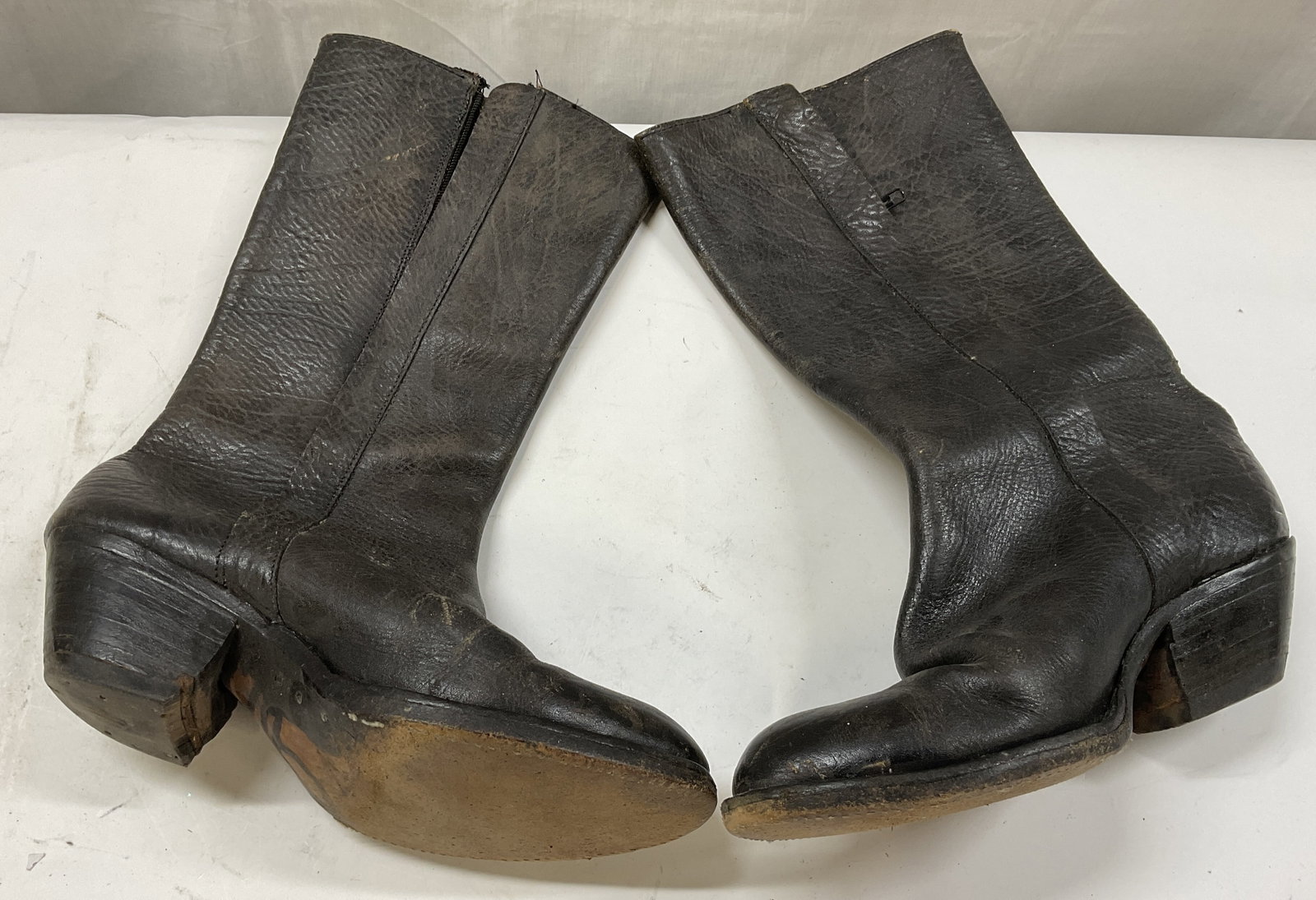 VINTAGE Western-Style Leather Boots (1 of 8)