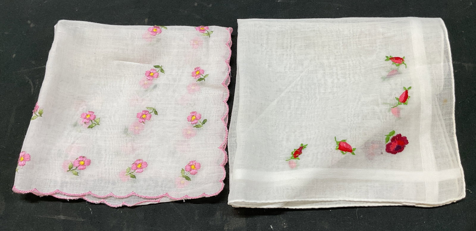 Lot 2 Vtg White Floral Embroidered Linen Napkins (1 of 9)