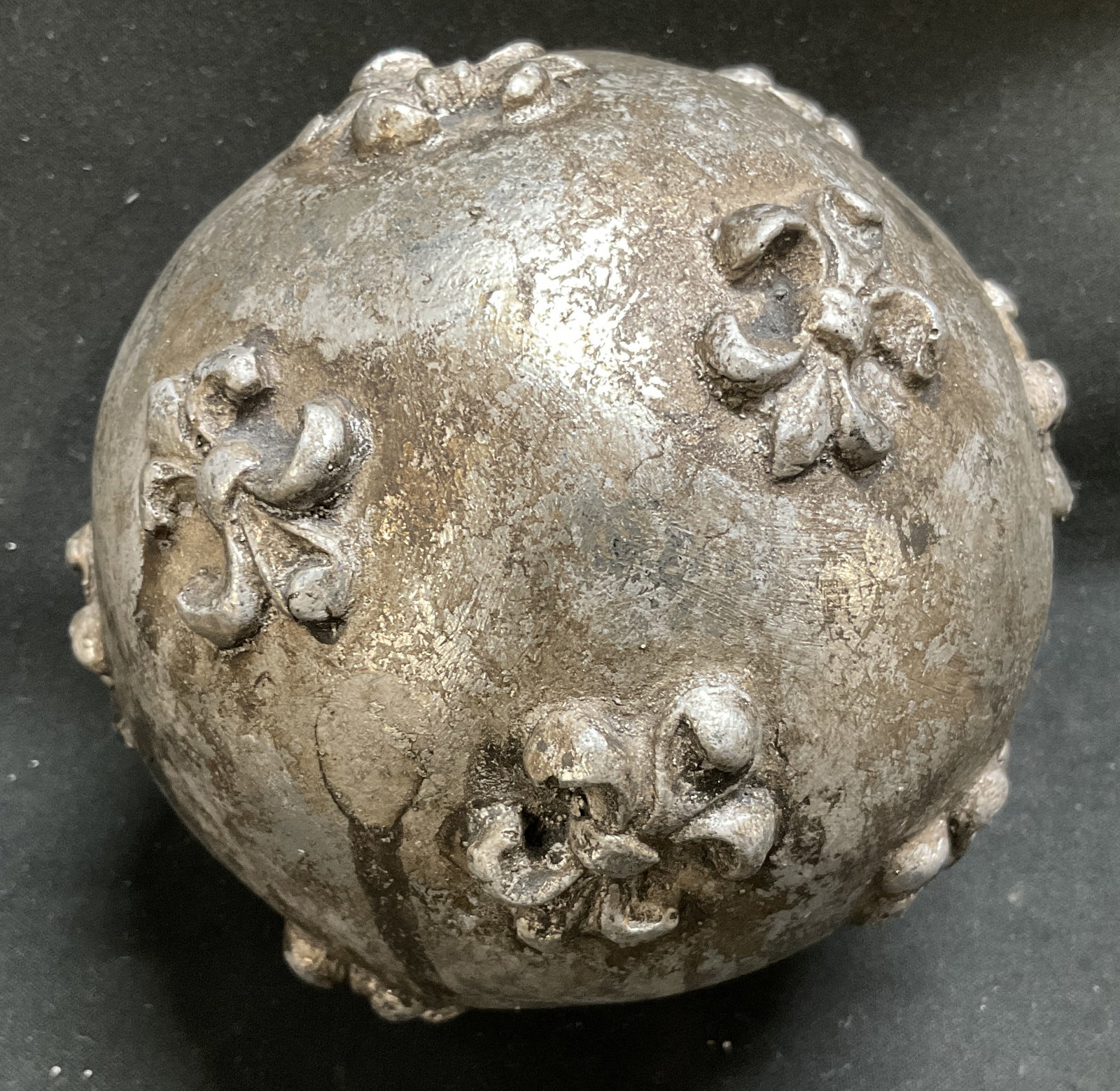 VINTAGE Decorative Fleur-De-Lis Silver-Toned Orb (1 of 6)
