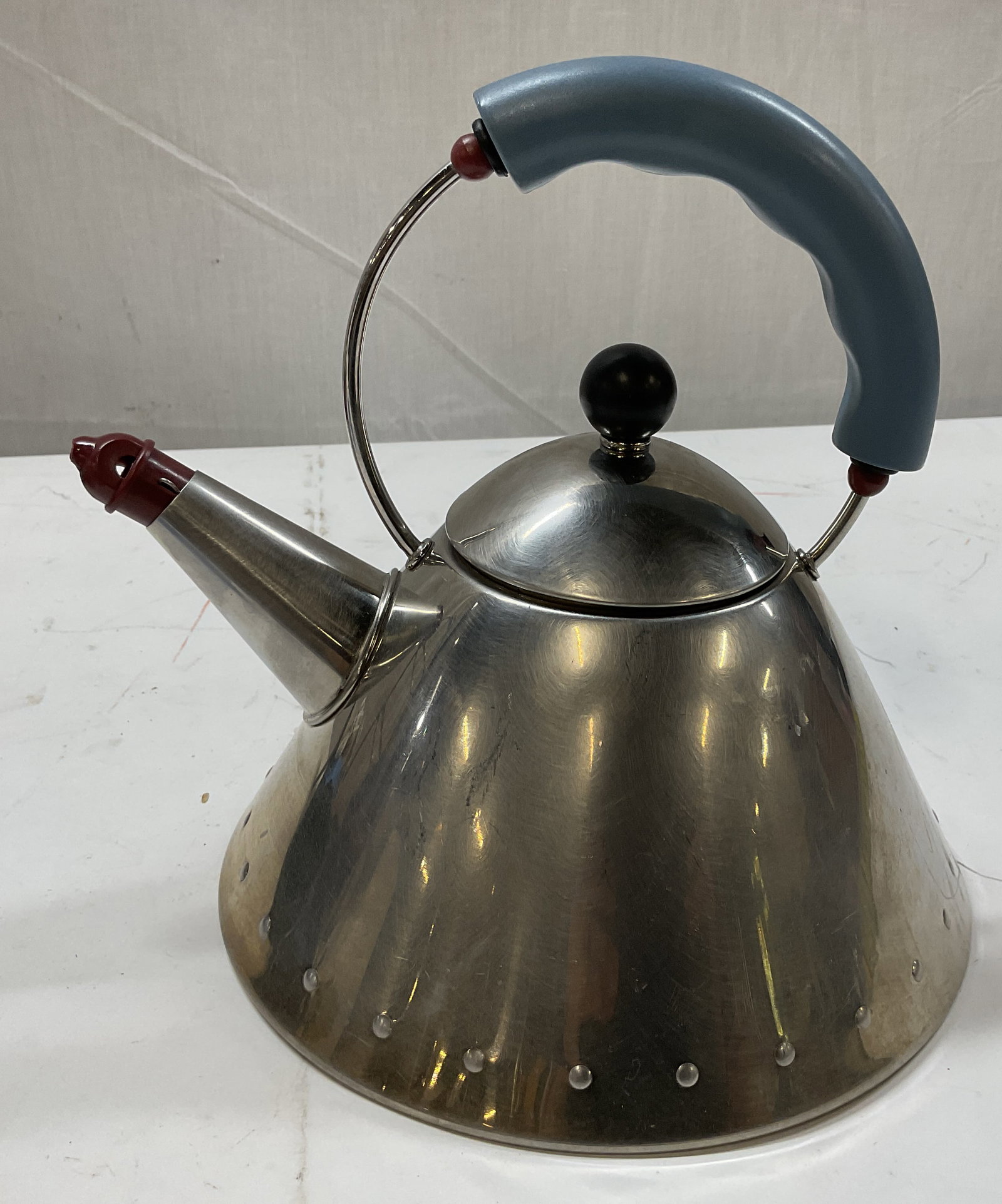Alessi 9093 Whistling Kettle (1 of 6)