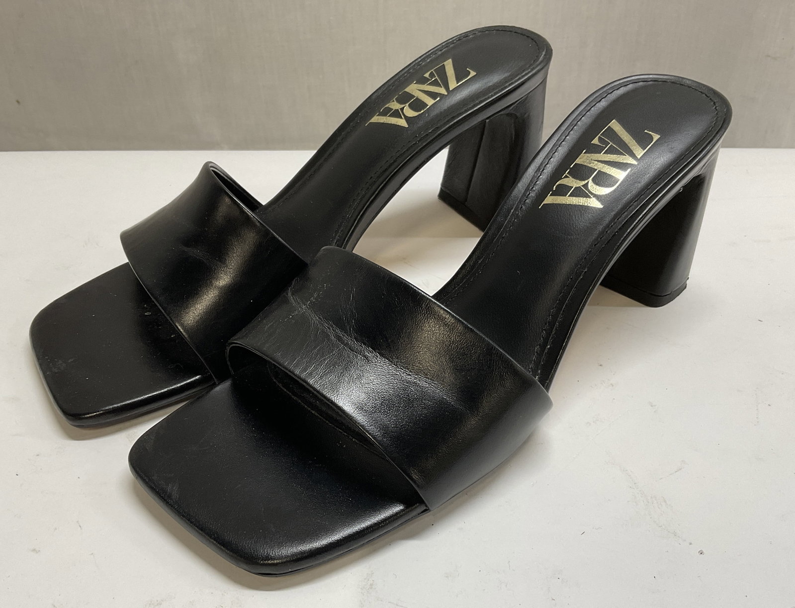 Black Leather Zara Mule Sandals: Black Leather Zara Mule Sandals. Wide Top Strap. Block Heel. EU Size 37. Some Scuffing and Creasing. Leather Shoes, Zara, Sandals, Mules, Fashion Accessories 8 CS